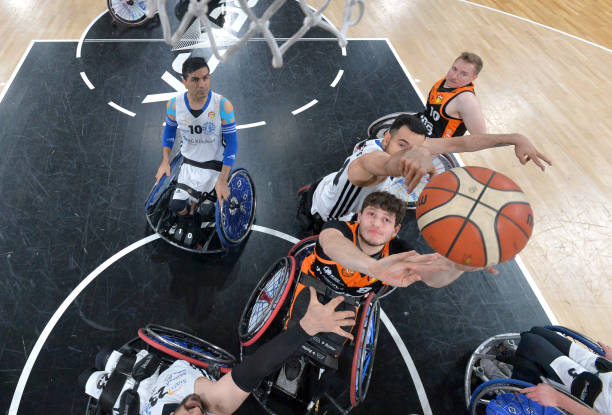 更是奋斗精 更是奋斗精