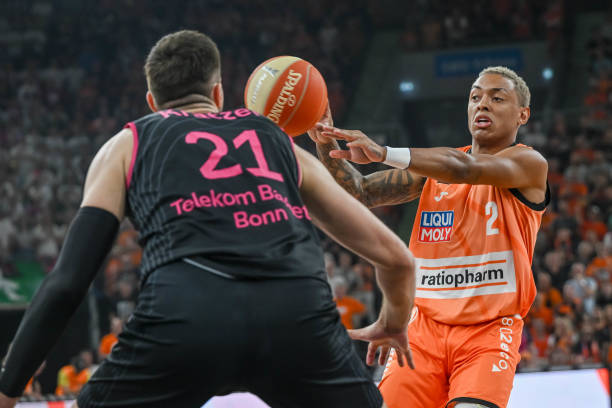 并重返公众 并重返公众