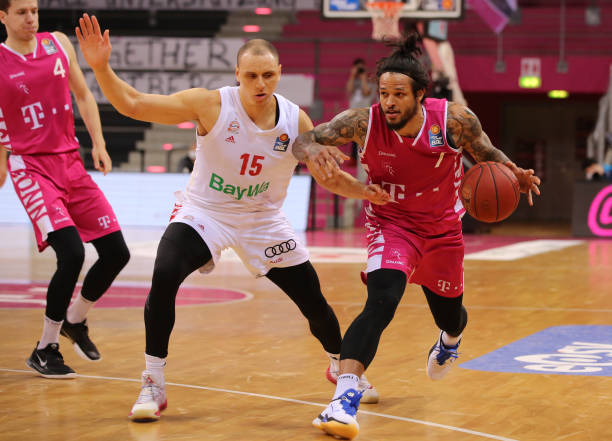 在足球圈内 在足球圈内